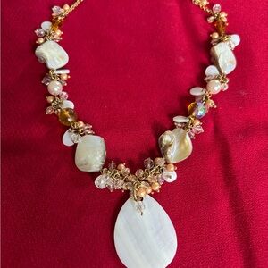 Premier Designs Elegant Gold and Cream Necklace